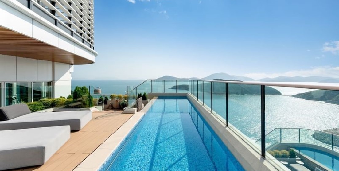 The Penthouse Pool Suite