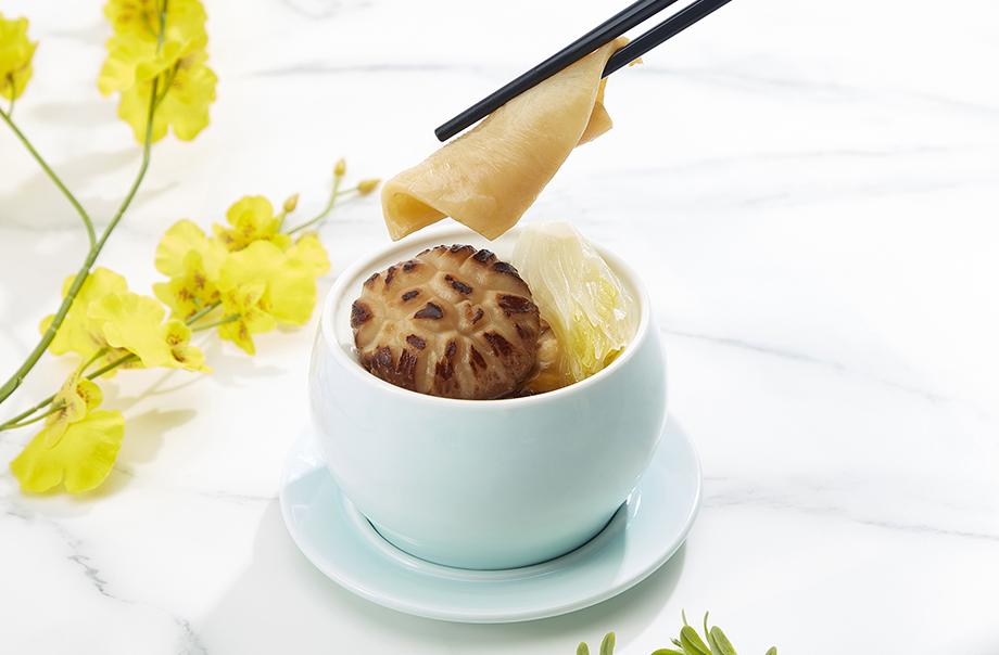菜膽天白菇燉花膠
