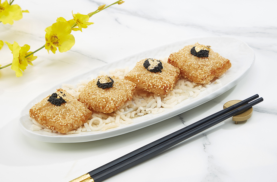 蝦多士拌魚籽
