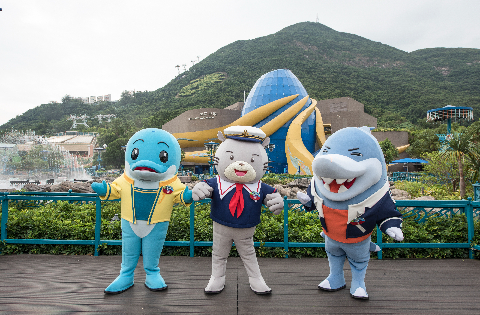 Whiskers and Friends Meet (Near Waterfront Gift Shop)